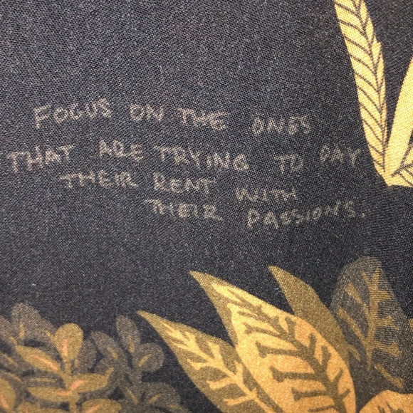 Lrg button down - Picture 8 of 10